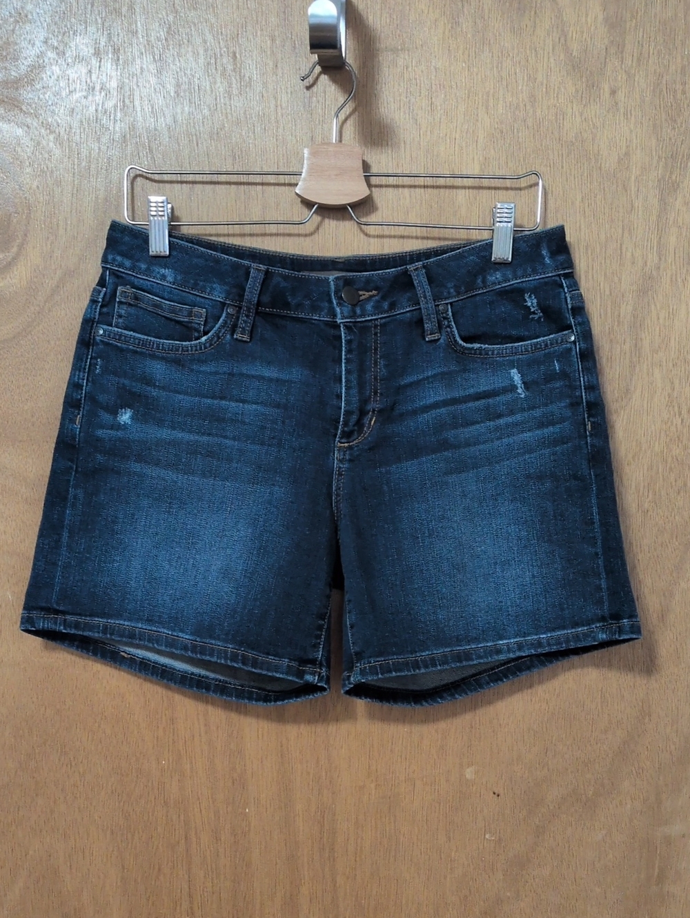 EUC Joe's Jeans Women's Distressed Denim Shorts Mid-Rise Size 29